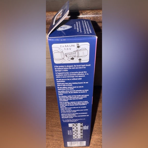 Oral-B ProClean CrossAction Battery Powered Electric Toothbrush Sensitive Clean - Picture 6 of 8